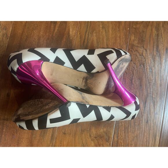 GIUSEPPE ZANOTTI Fulminato Printed Peep Toe Pumps 37 7 White Black - Picture 6 of 7